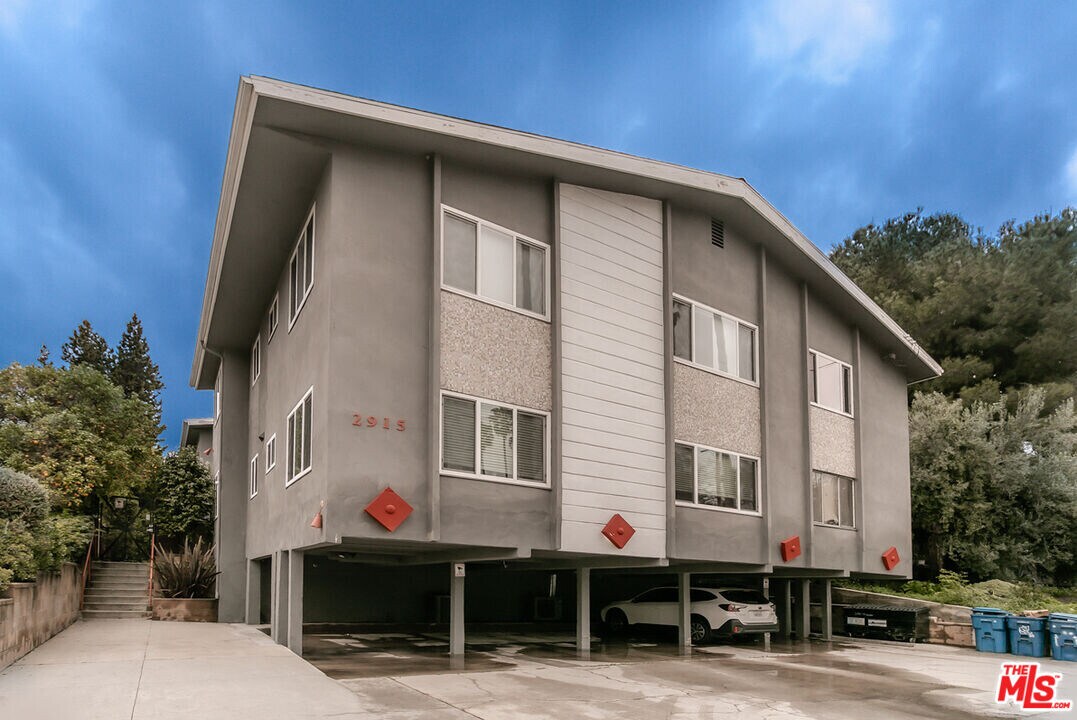 2915 St George St in Los Angeles, CA - Building Photo