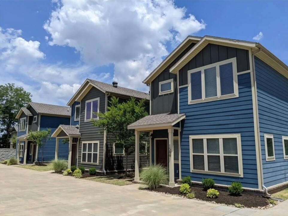 1586 - 1610 N Wish Ln in Fayetteville, AR - Foto de edificio
