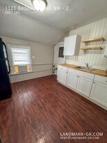 1121 Broadway Ave NW in Grand Rapids, MI - Building Photo