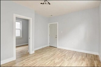 1626 N Washtenaw Ave, Unit 2R in Chicago, IL - Building Photo - Building Photo