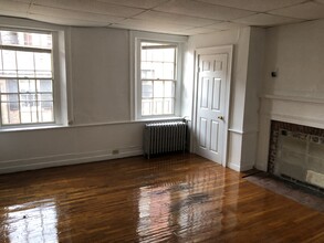 90 Myrtle St, Unit 5 in Boston, MA - Building Photo - Building Photo