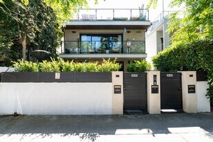 2415 Ocean Ave in Los Angeles, CA - Building Photo