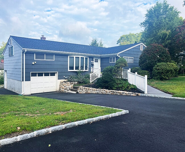 property at 18 Hillside Ter
