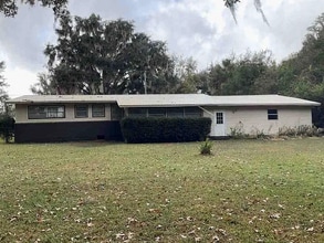 1477 SE Inglewood Ave in Lake City, FL - Foto de edificio - Building Photo