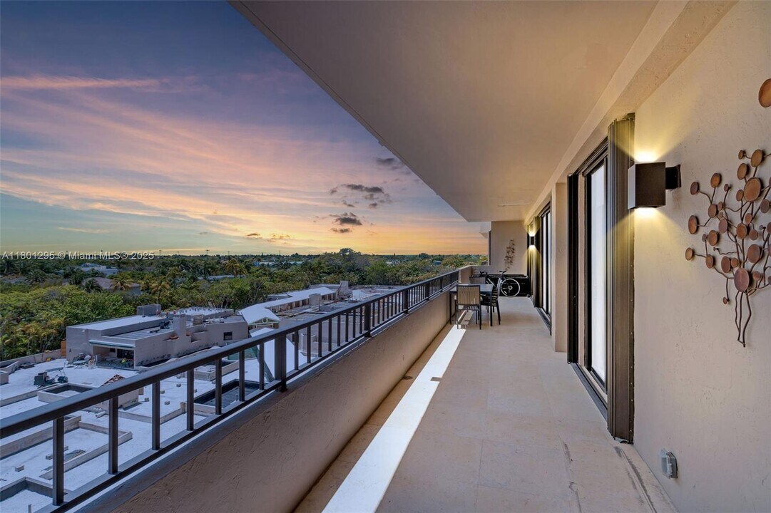 151 Crandon Blvd in Key Biscayne, FL - Building Photo