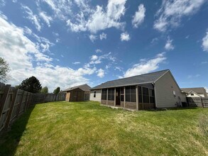 1327 Roundtable Dr in West Lafayette, IN - Building Photo - Building Photo