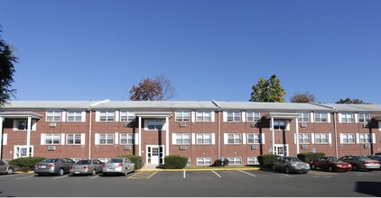 Bellevue Court Apartments in Penndel, PA - Building Photo - Building Photo