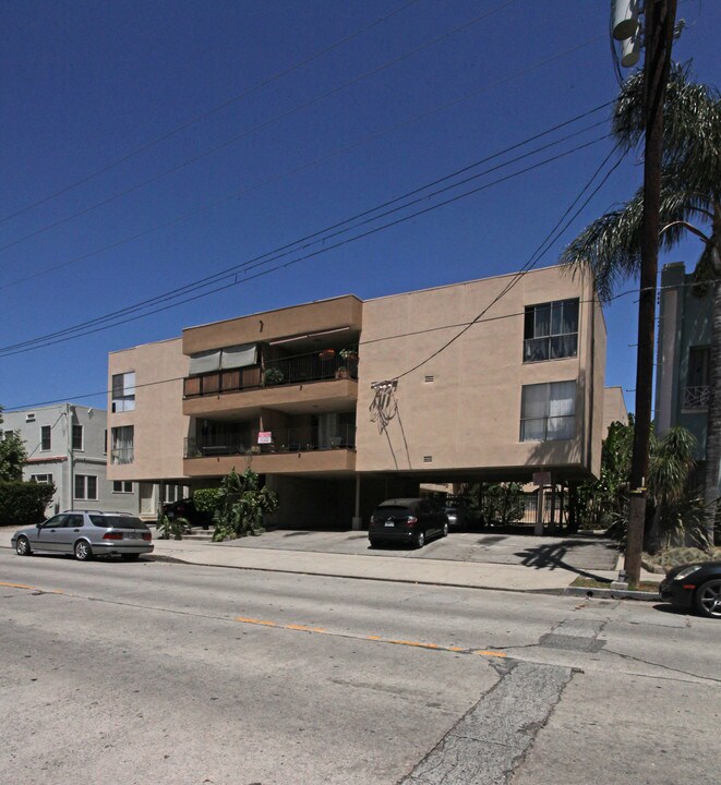 1820 N Normandie Ave in Los Angeles, CA - Foto de edificio