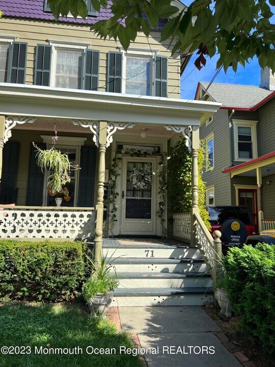 71 Wallace St in Red Bank, NJ - Building Photo