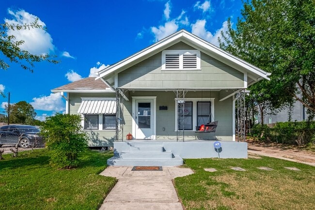 741 W 21st St in Houston, TX - Building Photo - Building Photo