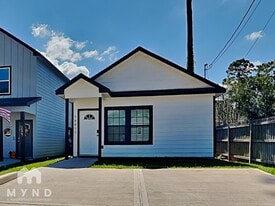 16871 W Juneau St in Montgomery, TX - Building Photo