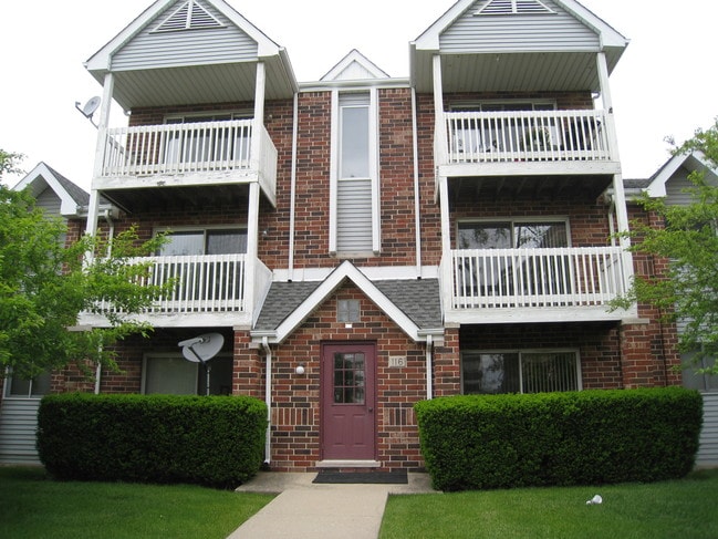 116 W Wood St, Unit 2E in Palatine, IL - Foto de edificio - Building Photo
