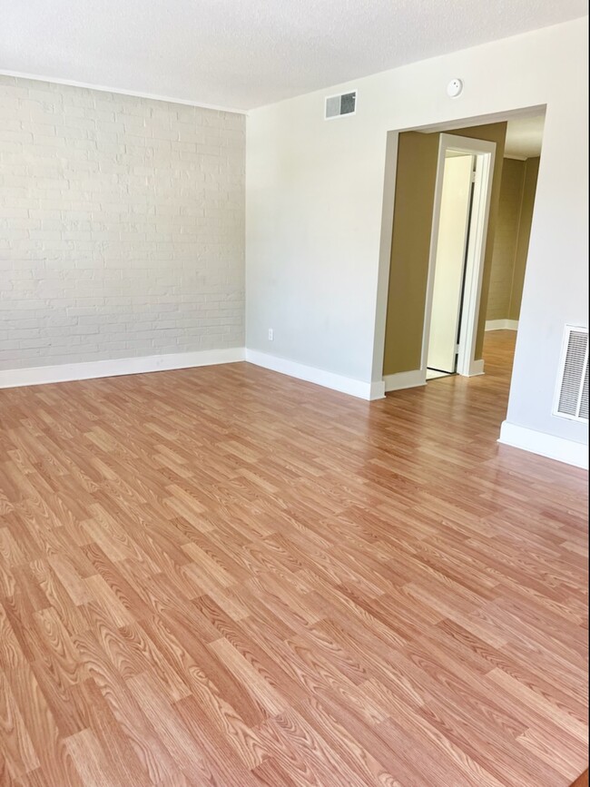 1825 Johnson St in High Point, NC - Building Photo - Building Photo