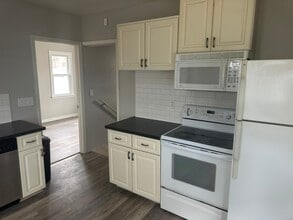 334 W Milton Ave in Hazel Park, MI - Foto de edificio - Building Photo