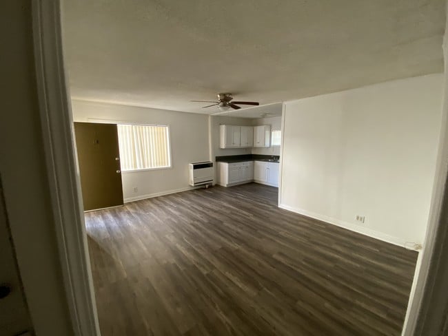 4542 W 17th St, Unit 1 in Los Angeles, CA - Building Photo - Building Photo