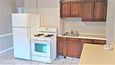 8 Flora St in Providence, RI - Building Photo - Building Photo