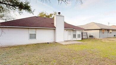 2608 Lazy Ridge Dr in Killeen, TX - Building Photo - Building Photo