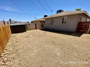 1641 Stewart Ave in Las Vegas, NV - Building Photo - Building Photo