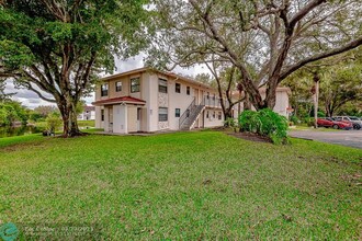 11440 NW 45th St in Coral Springs, FL - Foto de edificio - Building Photo