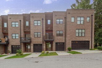 208 Asher Springs Cir in Fuquay Varina, NC - Building Photo - Building Photo