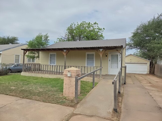 property at 1611 N Marrs St