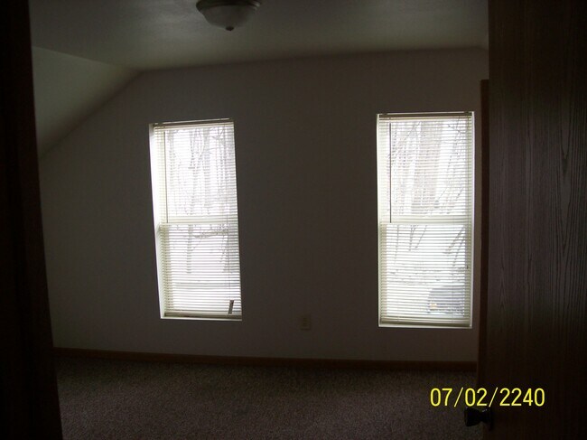 828 Hobart St, Unit 828A Hobart in Eau Claire, WI - Building Photo - Building Photo