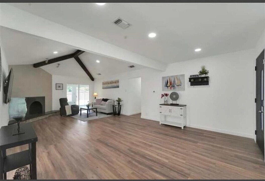 2926 Forest Hills Ln in Richardson, TX - Building Photo
