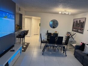 4744 NW 114th Ave in Doral, FL - Building Photo - Building Photo