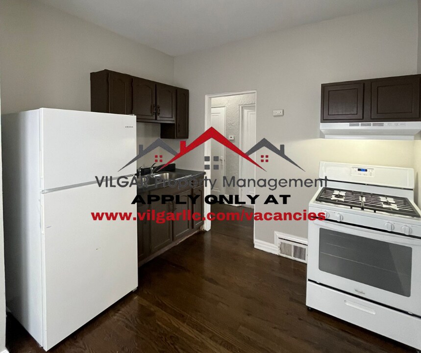 612 Hovey St in Gary, IN - Building Photo