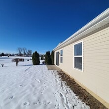 10192 Greenmoor Dr in New Haven, IN - Foto de edificio - Building Photo