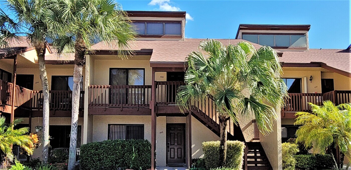 506 Lakeview Dr E in Royal Palm Beach, FL - Building Photo