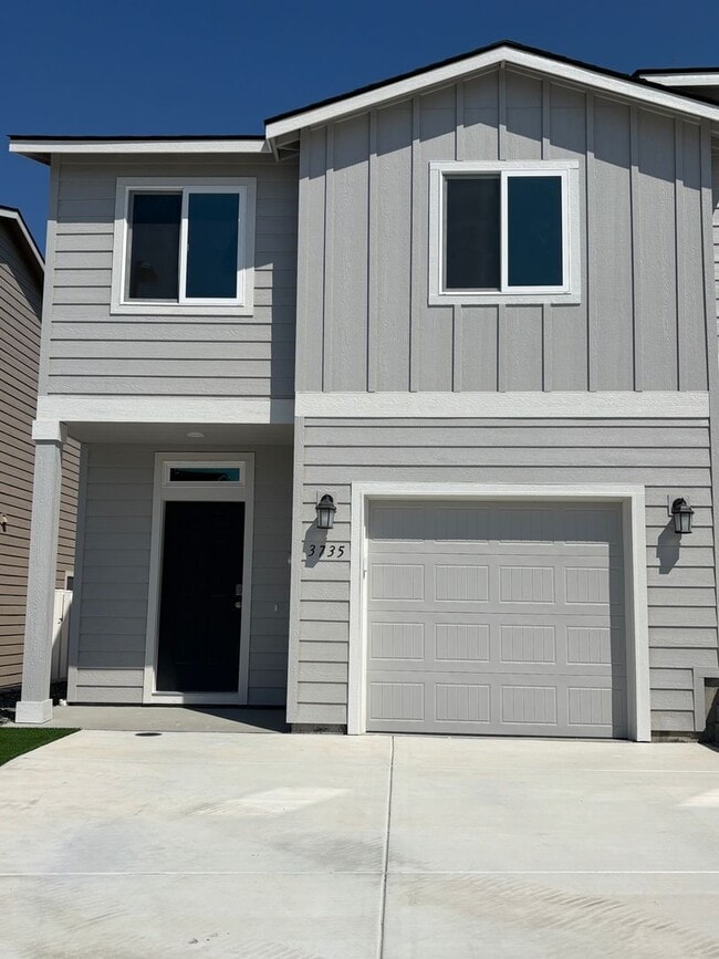 property at 3735 S Roosevelt Pl