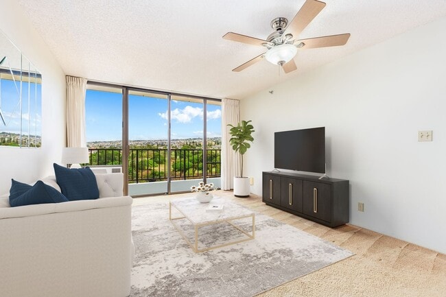 property at lot 98-402-402 Koauka Loop