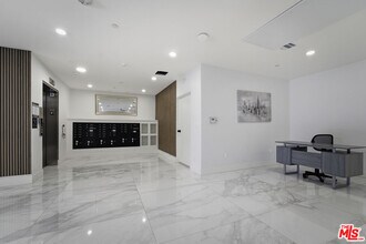 845 S St Andrews Pl in Los Angeles, CA - Foto de edificio - Building Photo