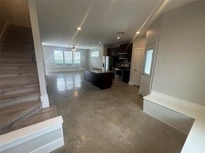 813 Northington St in Burnet, TX - Building Photo - Building Photo