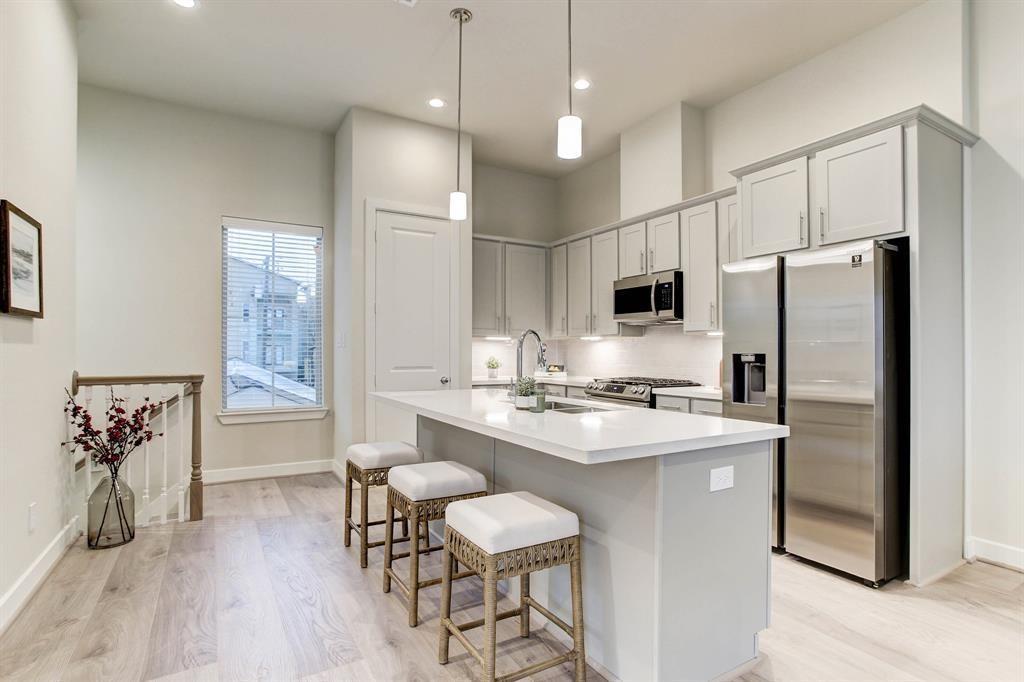 1311 Reinerman St in Houston, TX - Building Photo