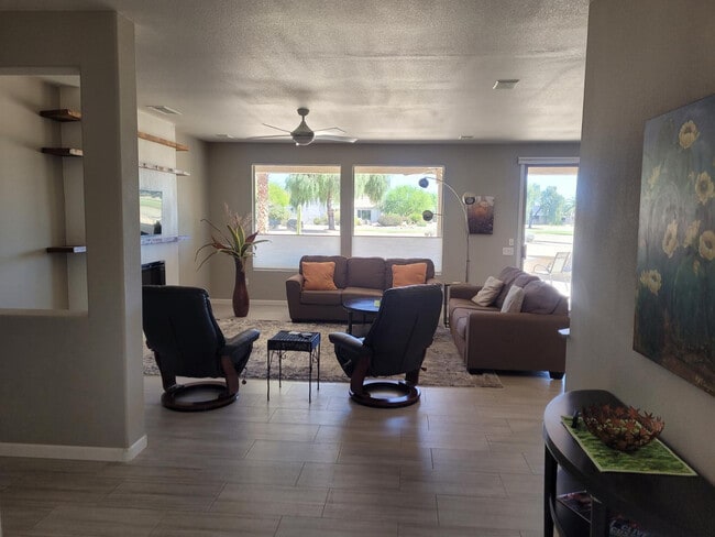 16248 W Tuscany Way in Surprise, AZ - Building Photo - Building Photo