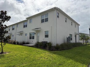 125 Nine Iron Dr in Davenport, FL - Building Photo - Building Photo