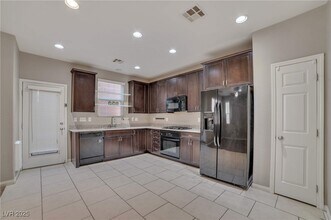 3939 N Zodiacal Light St in Las Vegas, NV - Building Photo - Building Photo