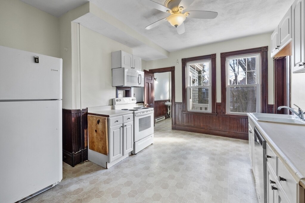 109 Lake View Ave in Cambridge, MA - Building Photo