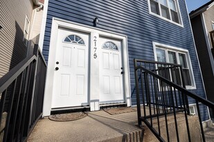 2175 N Maplewood Ave, Unit G in Chicago, IL - Building Photo