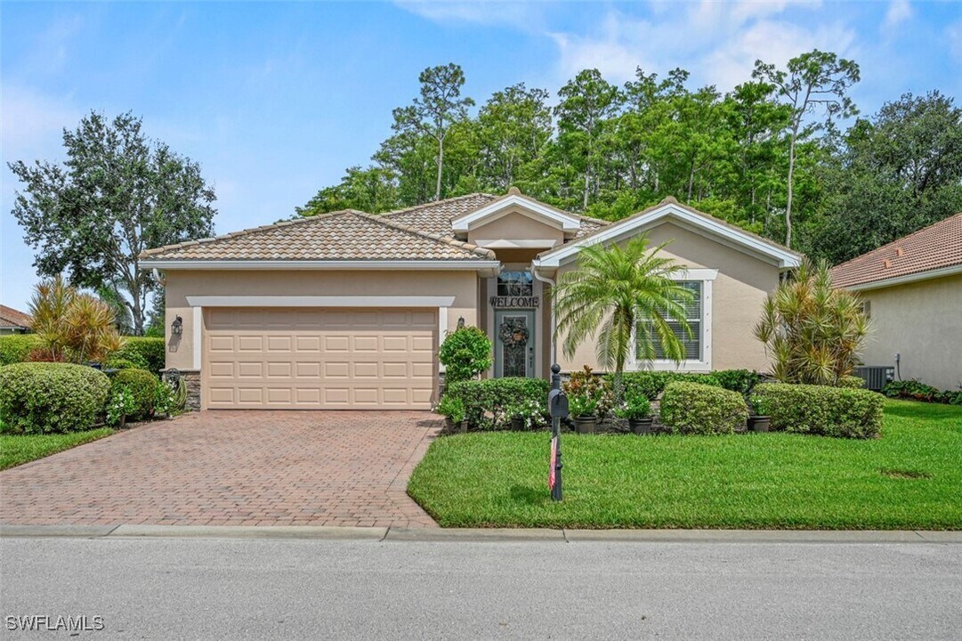 10522 Yorkstone Dr in Bonita Springs, FL - Building Photo