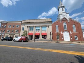 22 S Main St in Rochester, NH - Building Photo