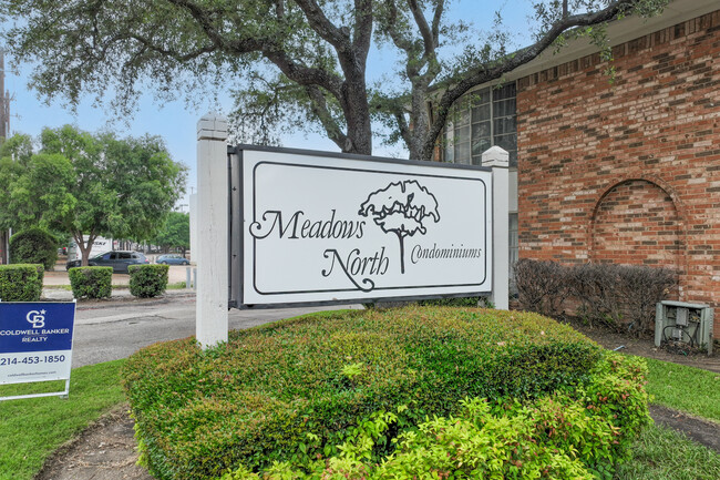 Meadows North Condominiums in Dallas, TX - Building Photo - Building Photo