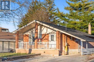 111 Verobeach Blvd in Toronto, ON - Building Photo