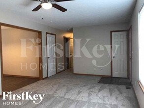 16313 Harris Ave in Belton, MO - Foto de edificio - Building Photo