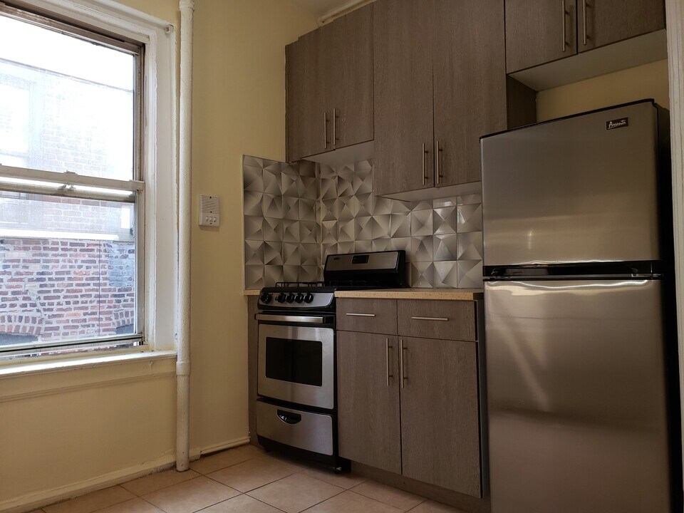22 St Nicholas Pl in New York, NY - Building Photo