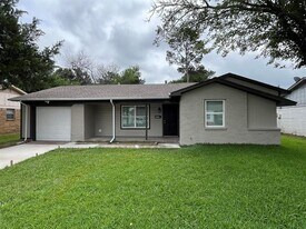 2930 Gardenia Dr in Garland, TX - Building Photo