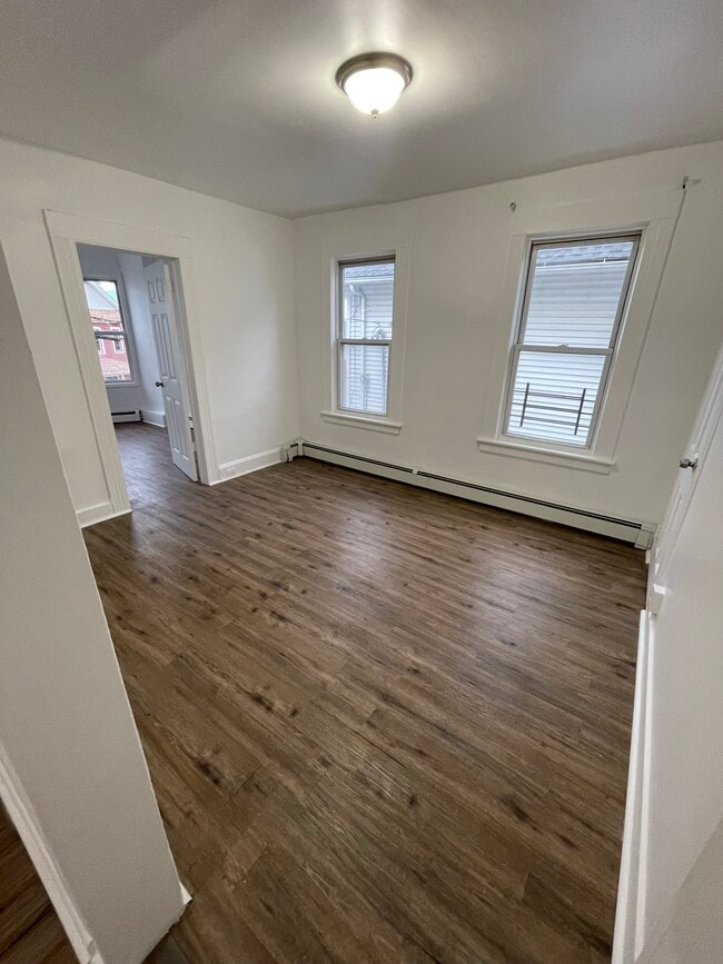 260 Sheridan St, Unit 2nd in Bridgeport, CT - Foto de edificio - Building Photo