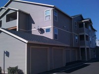 Cascade Meadow in Woodburn, OR - Building Photo - Building Photo